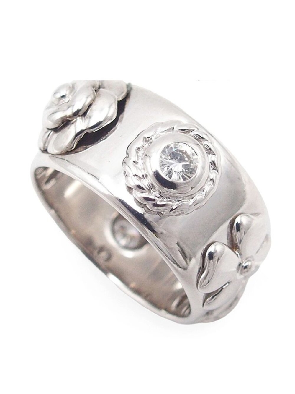 Chanel Three Symbols Ring White Gold 18K Diamond Camellia